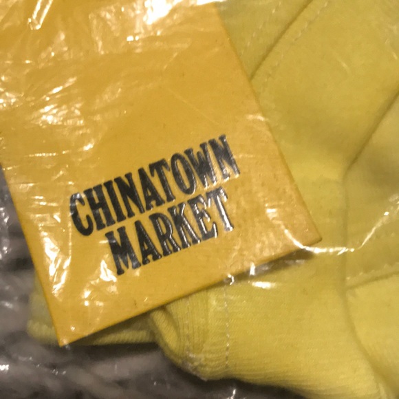 Chinatown Market UV Smiley - Picture 4 of 6